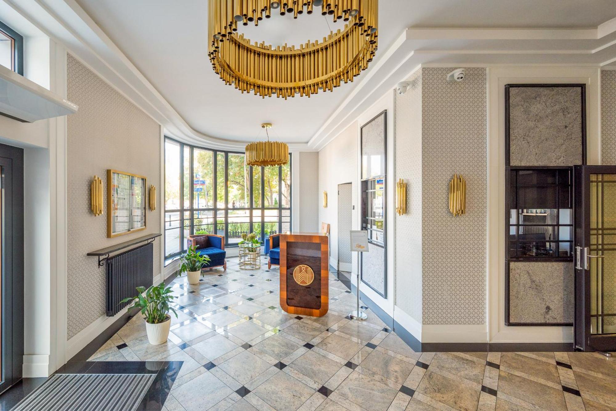 Luxury 2-bedroom Penthouse Skyline 15m Terrace, Garage, Gym, Rooftop & Only 500 M To Metro Warsaw