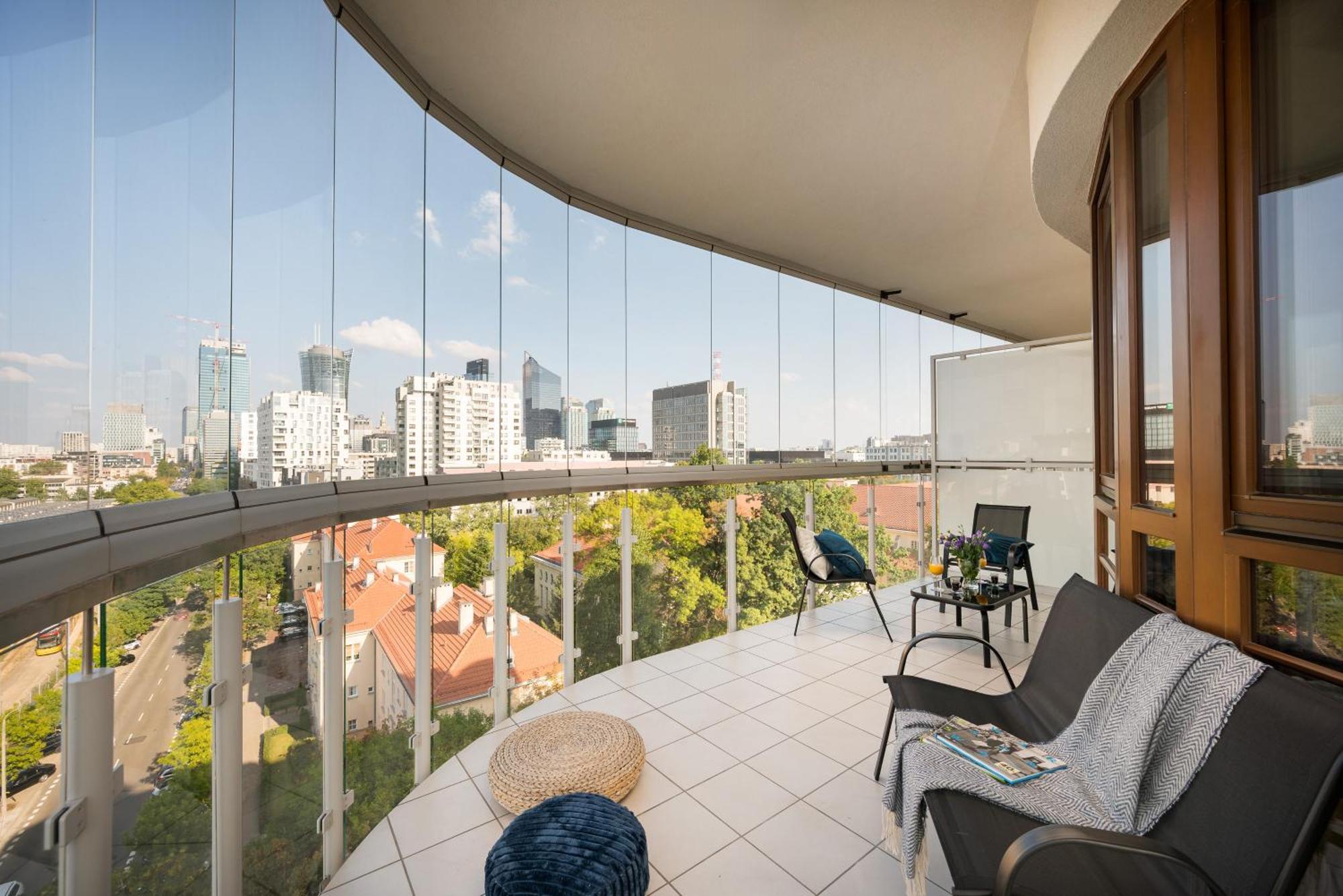 Luxury 2-bedroom Penthouse Skyline 15m Terrace, Garage, Gym, Rooftop & Only 500 M To Metro * Warsaw