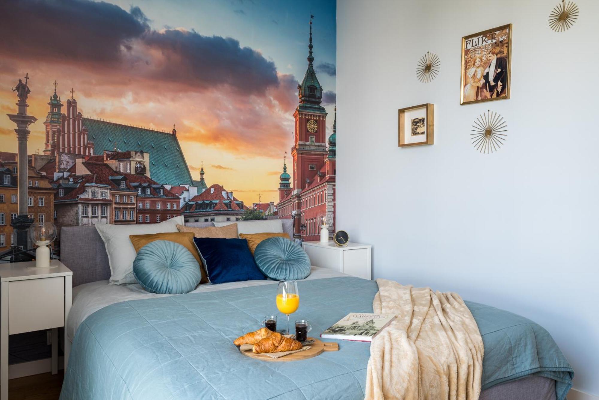 Luxury 2-bedroom Penthouse Skyline 15m Terrace, Garage, Gym, Rooftop & Only 500 M To Metro Apartment Warsaw