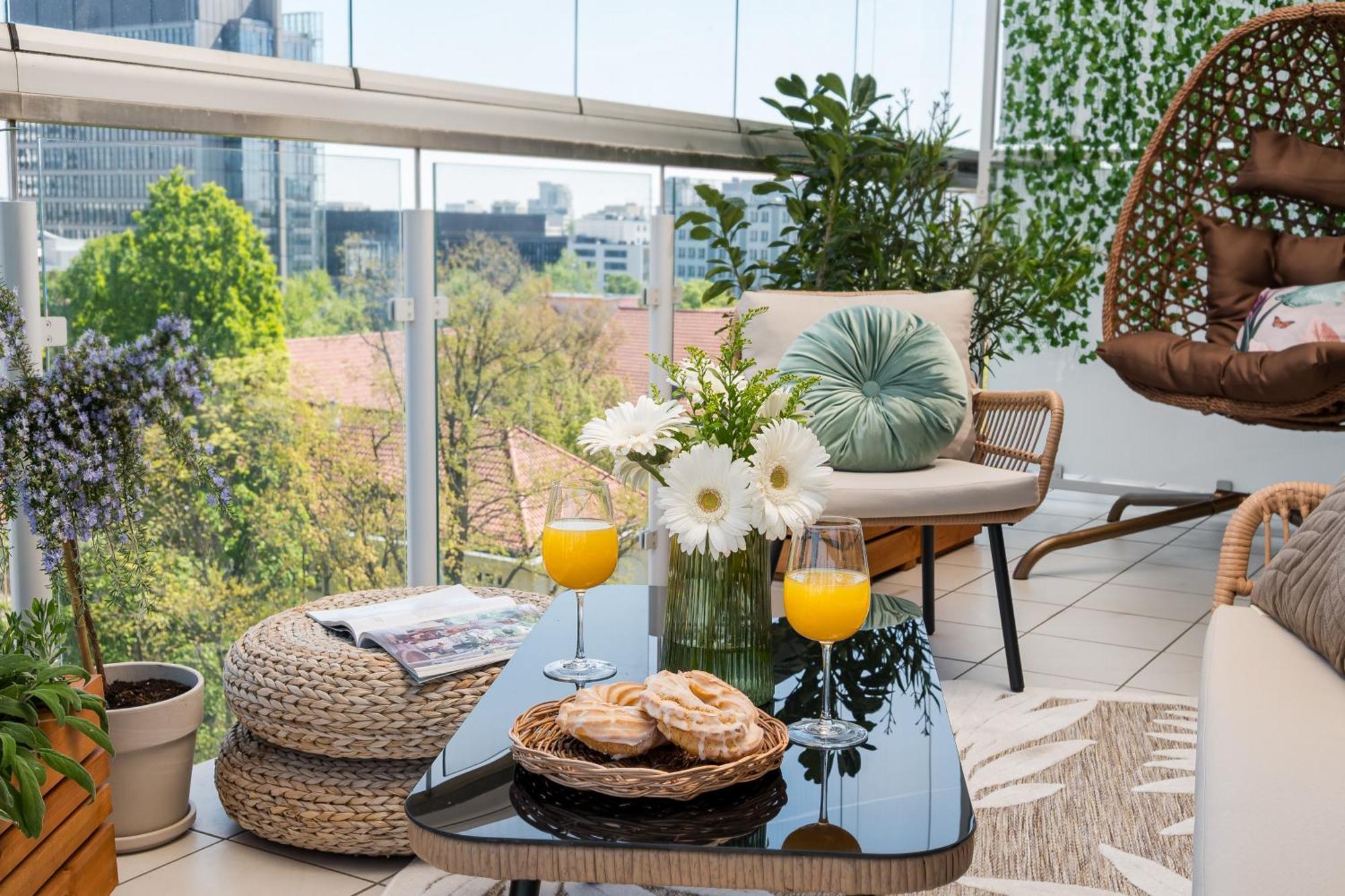 Apartment Luxury 2-bedroom Penthouse Skyline 15m Terrace, Garage, Gym, Rooftop & Only 500 M To Metro